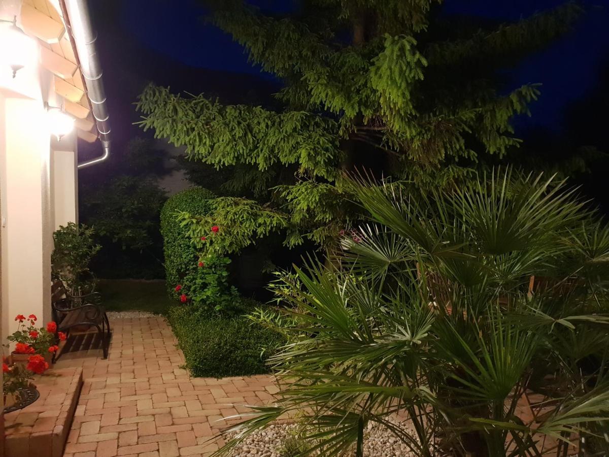 Fuered Deluxe Garden Apartment 巴拉顿菲赖德 外观 照片